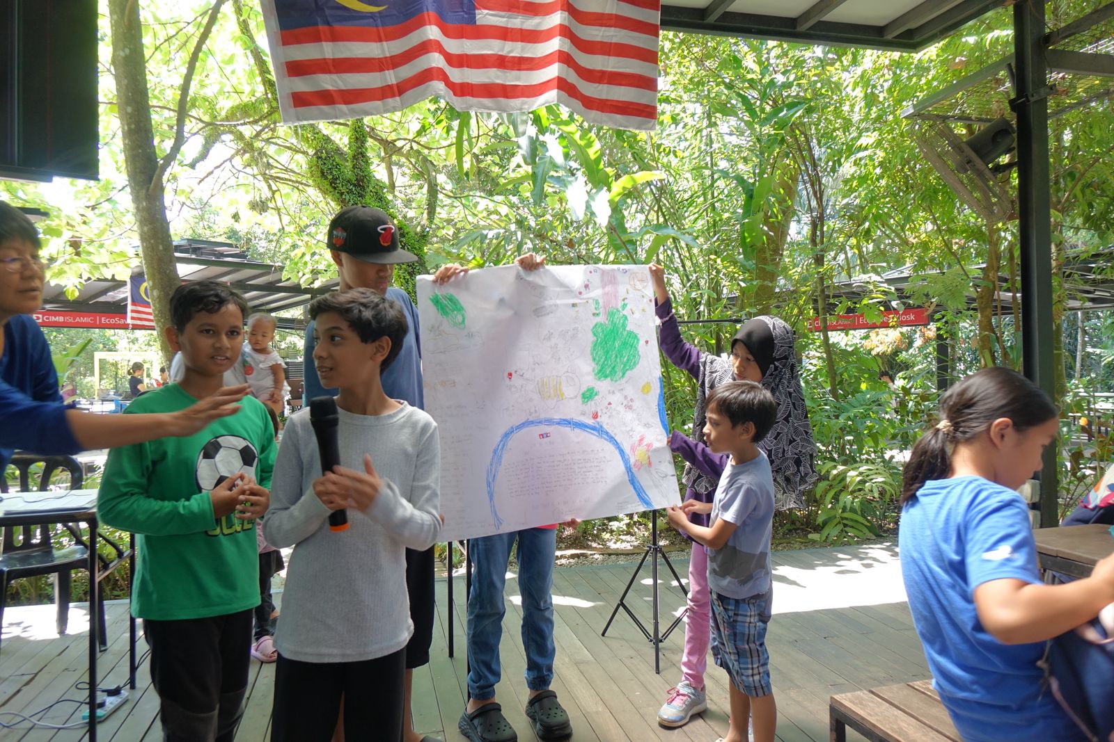 Bee Conservation & Education - EAT HONEY PRETTY