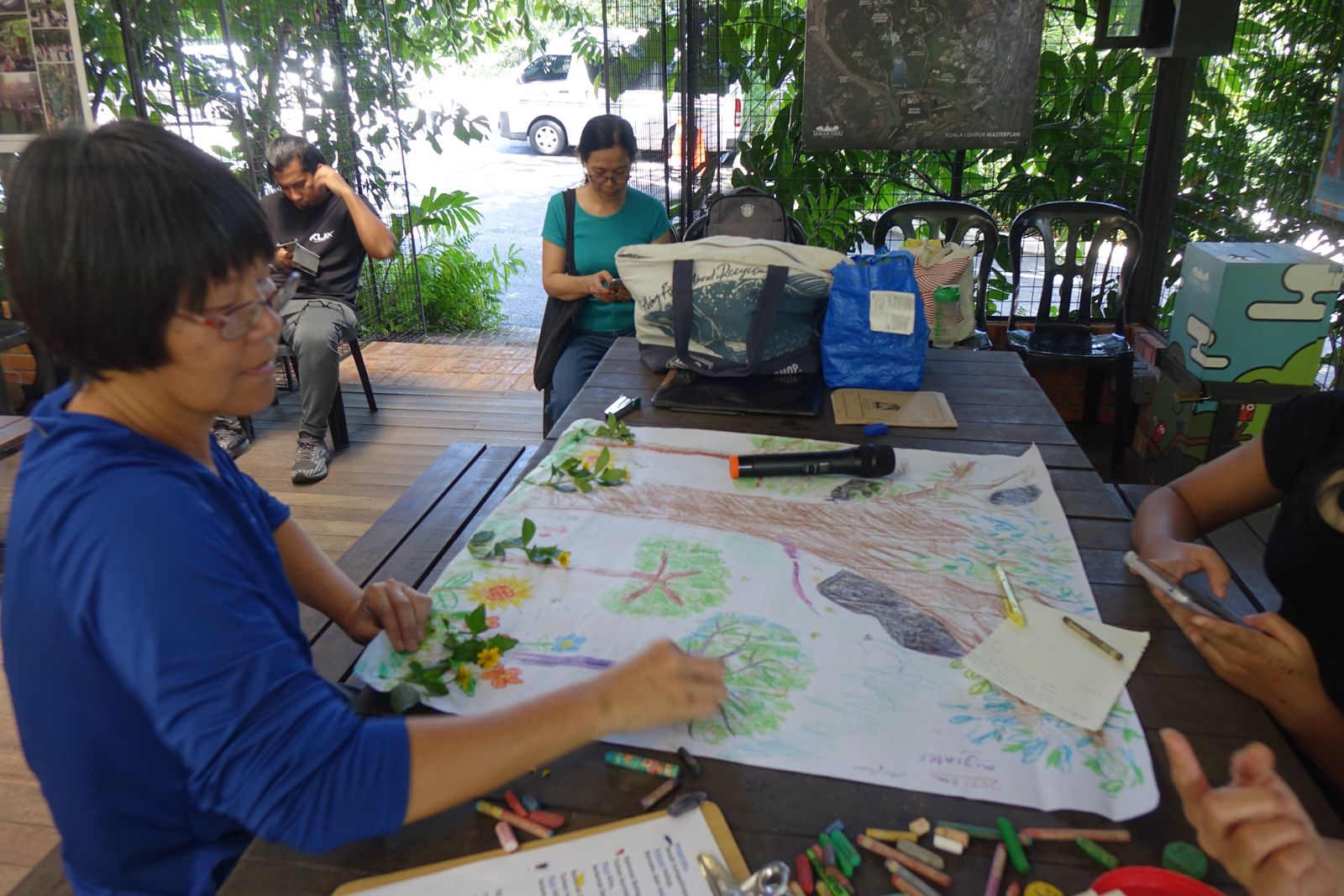 Bee Conservation & Education - EAT HONEY PRETTY