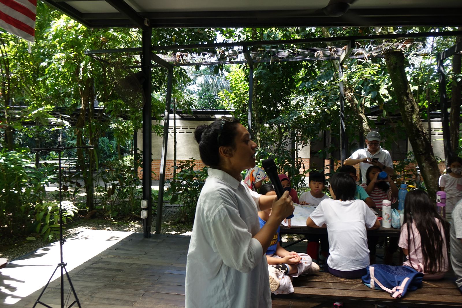 Bee Conservation & Education - EAT HONEY PRETTY